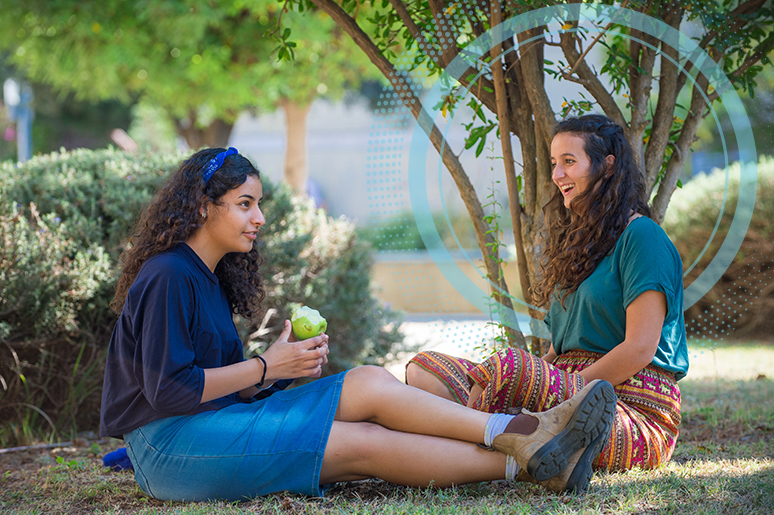 סטודנים על הדשא